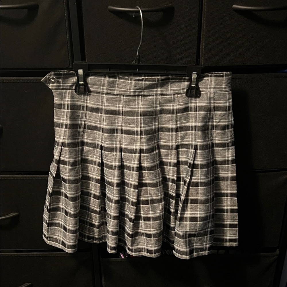 Plaid Pleated Women's Skirt - Black and Grey